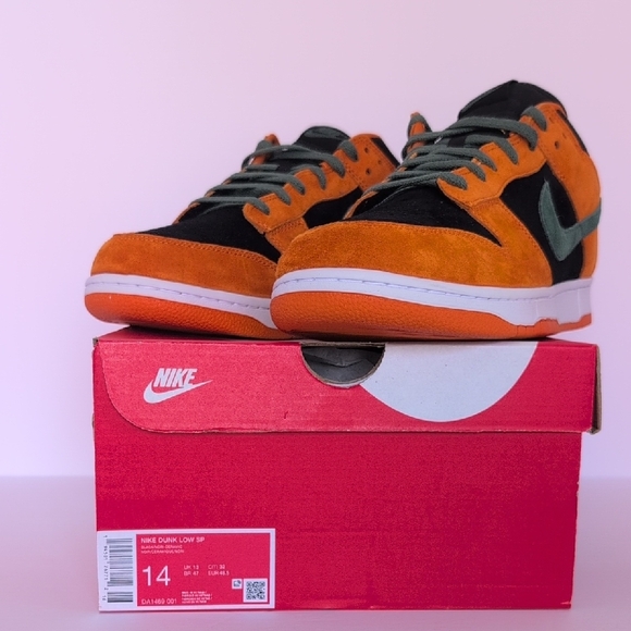 Nike Dunk Low Orange Sneakers - Picture 2 of 16